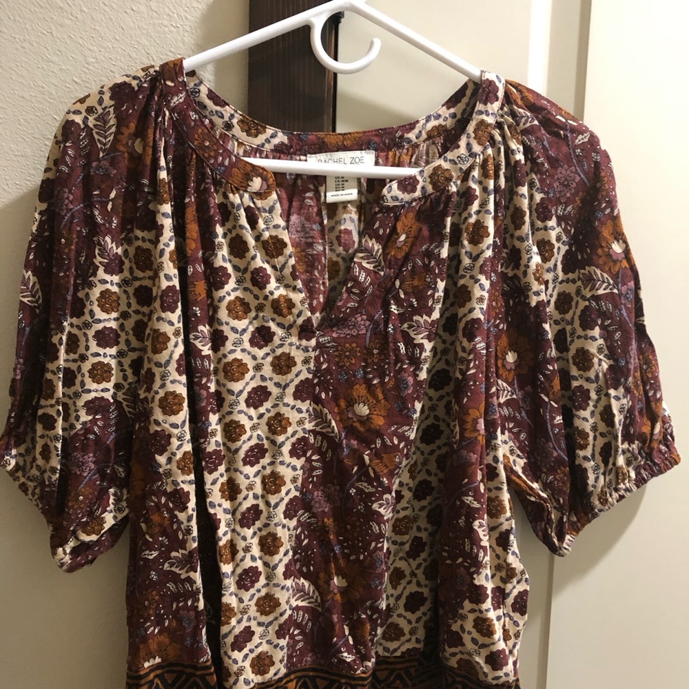 Ladies short sleeve, flowy shirt